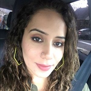 Meet your Posher, Komal